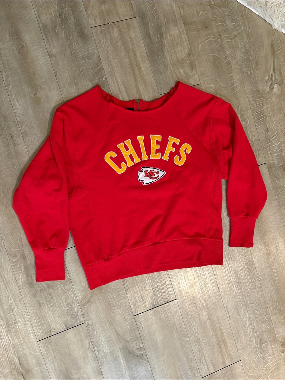 NFL Red Chiefs Crewneck Sweatshirt with Yellow Logo Size L
